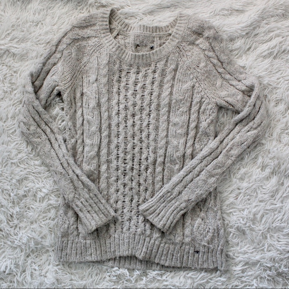 Women’s Hollister Sweater | Girl’s Cream Color Sweater | Women’s / Girls Sweater